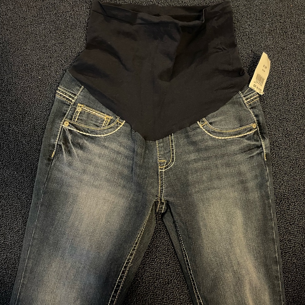NWT Maternity boot cut jeans with tummy control top size XS/4/6